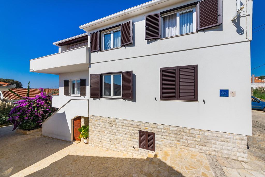 Apartments Nada Zadar Exterior foto